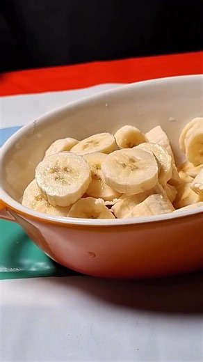 Satisfying ASMR Banana Crumble 🍌 | Easy Cinnamon Dessert 2 ingredients recipe easy