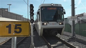 TriMet resurfacing mile-long stretch of MAX red line to PDX