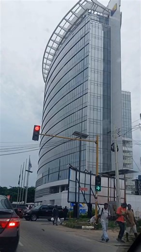 Around 2015/16 when this Nestoil building was commisioned, Ibos on Nairaland, in their usual way, boasted about how they've bought Yorubaland and taken over everywhere.Some of us were quick to remind them that building was financed by a Yoruba bank GT and that it will be taken over should the owners default on their loan repayment.10 years later, what we predicted happened 😁😁😁Now they are crying