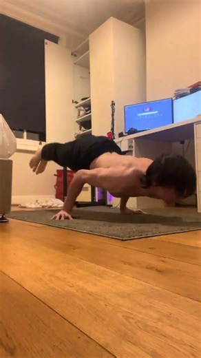 Just Keep Going! #motivation #calisthenics #gymmotivation #calisthenicsworkout #handstandworkout