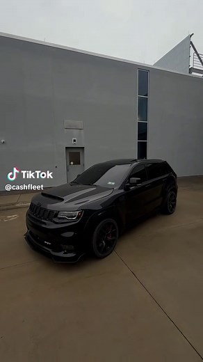 Exploring the Jeep Trackhawk SRT: Performance and Features