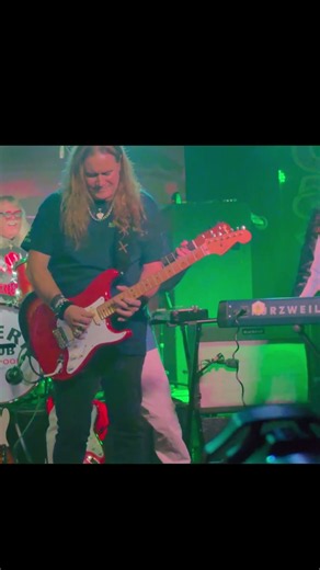 The Cavern, Bob Floyd guitar solo of Pink Floyd's Comfortably Numb