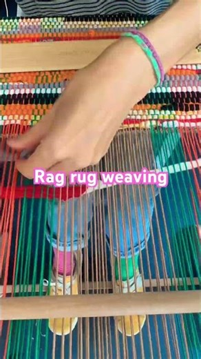 Rag rug weaving #handweaving #rigidheddleweaving #upcycling #recycle #reuse #weaving