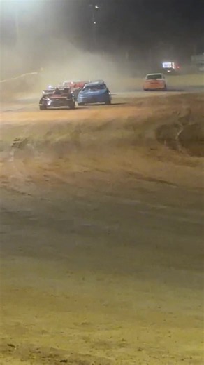 When the lights come on it’s race time‼️🏁 Be sure to come see us out a Dixieland!! #DirtTrackRacing #CheckeredFlag #FullThrottle #DirtTrackLife #RaceNight