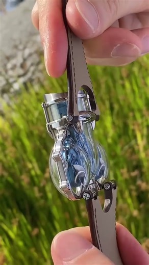 IntroducingThe MB&F Horological Machine No 9 Flow ❤️❤️