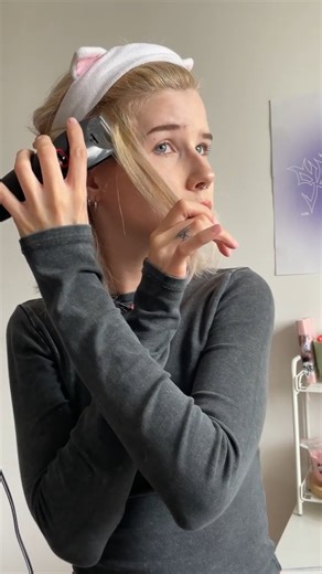 Raven Razor on Instagram: "If you want to see the full video from my collection, write me a dm. #undercut #undercutgirls #undershave #sidecut #sideshave #buzzcut #headshave #shavedhead #rapado #rasieren #haareab #rasatura #wygolonytył #wygolonybok #wygolone #ogolone #ogolona #łysa #włosy #nałyso #baldgirls #hairvideos"