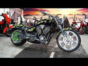 Victory Jackpot Arlen Ness ,Classic custom motorcycle with amazing sounding big Radius exhaust pipes