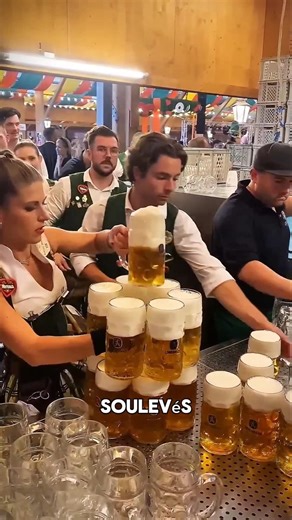 3 Bières sans plateau ? Son talent est INCROYABLE