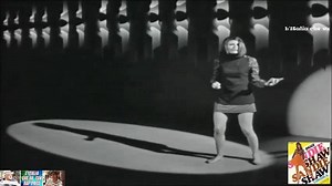 Sandie Shaw - " Oggi " 1968 Sandie Shaw nasce a Dagenham il 26 febbraio del 1947 ed è un po' la Patty Pravo dei britannici, celebre negli anni '60, soprannominata la cantante scalza perché si esibiva a piedi nudi. Vinse l'Eurovision Song Contest nel 1967 con Puppet On A String, e tra i suoi successi ci sono due brani di Bacharach (There's) Always Something There To Remind Me e Long Live Love. In Italia spiccò con Il mondo nei tuoi occhi e La danza delle note. Nel 1970 è al Festival di Sanremo co