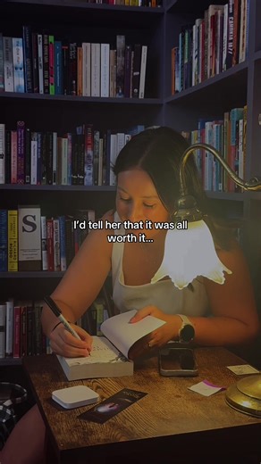 What a year 💕 In January I published my debut book, really not knowing what was going to happen and terrified of how it was going to be received. The support this community showed me, and this book, changed my life. In May a literary agent reached out to me to say she read and loved my book. I honestly thought it was a spam message, but little did I know that not long after signing on with her would we sign with an amazing publisher in three countries, and TSTL would be going trad. Here’s to ch