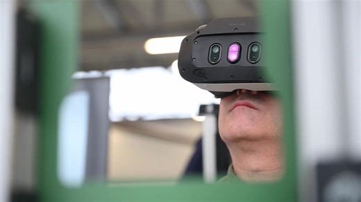 12 reactions | Immersive flight over a hyper-realistic digital twin...