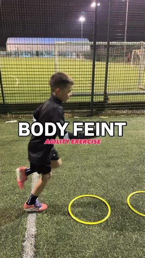 1/2 YARD CAN MAKE ALL THE DIFFERENCE 🚀 Learn to move the body quickly and sharply. Gaining half a yard can be the difference between creating a goal scoring opportunity or not 🔥 #football #footballfitnessacademy #footballfitness #agility