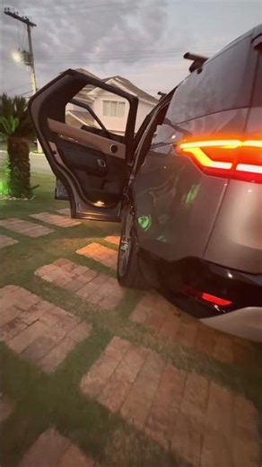 Land Rover Discovery 3.0 D300 Diesel MHEV Metropolitan 2023