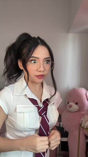 Popular Girl Takes Nerd Out for Night | Fun Night Out Vlog