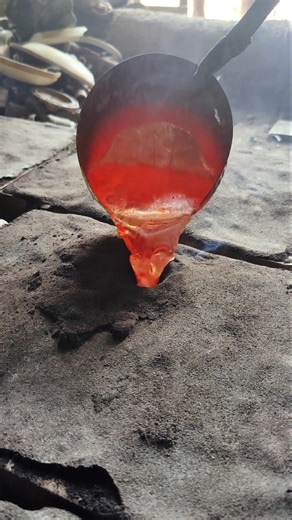 This Metal Pour Looks Unreal #unrealflow