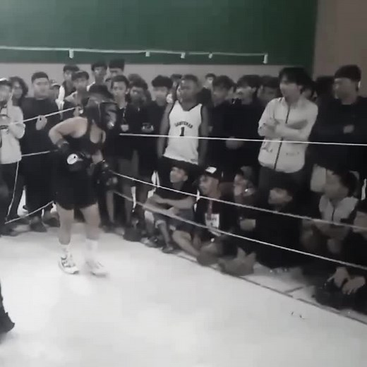 cosplay jadi J h o n. #imstillstanding#boxing🥊#fyppp#hajimenoippo#boxingamatir#streetboxing#foryoupage