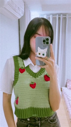 Easy Crochet Simple Vest🍓🌲 full tutorial available on my YT channel Chenda DIY #chendadiy #crochet #crocheting #crochettiktok #crochettutorial #crochetvest