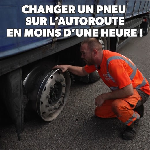 168K views · 1.3K reactions |  Ce pneu de poids lourd a complètement éclaté au milieu de l’autoroute. Le dépannage doit absolument se faire en moins d’une heure sous peine de pénalité. Un dépannage dangereux et contre la montre ! ▶️ 100 jours avec les dépanneurs de l’autoroute, sur RMC Découverte et sur RMC BFM Play ➡️ https://bit.ly/49NgoKZ | RMC Découverte | Facebook