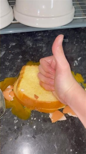 Como fazer uma sandwich de ovo 😋 #howtobasic