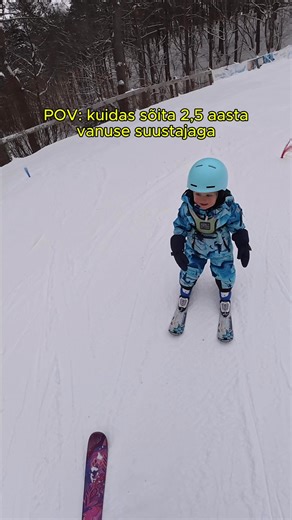 Kingi oma lapsele oskus turvaliselt mäel sõitu nautida.🤍 Kui oled ise väga heal tasemel suusataja, siis siit videost leiad mõned näpunäited, kuidas ise oma lapsega mäel toimetada ja esimesi samme teha. Kui endal oskustest vajaka, siis saada laps või tule koos lapsega Nõmme Lumeparki individuaalõppesse. Meie kogenud instruktorid ja treenerid aitavad sul ja/või lapsel selgeks õppida oskused, mis on kasulikud kogu eluks🤗⛷️ Lisainfo individuaalõpete kohta leitav meie kodukalt https://lumeakadeemia