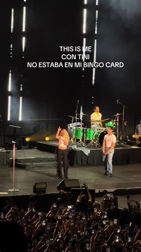 CHICOS NO PUEDO PARAR DE GRITAR POR ESTE CROSSOVER Y ESCUCHAR THIS IS ME EN VIVO USTEDES NO ENTIENDEN #jonasbrothers #jonasbrothersconcert #greetingsfromyourhometown #greetingsfromargentina