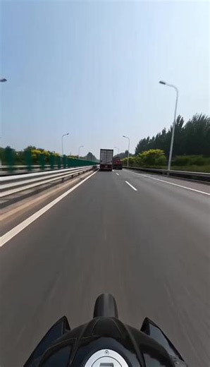 你们玩过暴力摩托吗？ 大力金刚腿下班回家路上#暴力摩托 #下班路上 #大力金刚腿
