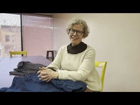 Remove pills, lint, and fuzz from knitted sweaters with an easy-to-use pill comb