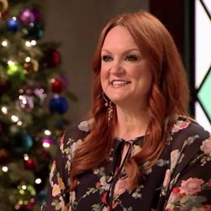 171K views · 2.6K reactions | A brand newCHRISTMAS COOKIE CHALLENGE starts on Food Network tonight at 10 ET/9 CT! The bakers are utterly amaaaazing, and if watching this episode doesn't make you want to drop everything and start making Christmas Cookies...well, then I'll make ya some. Hope you enjoy tonight's show! | The Pioneer Woman - Ree Drummond | Facebook