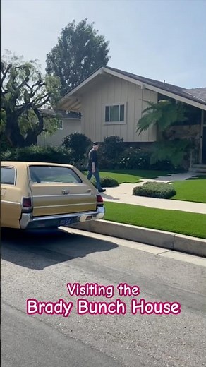 Some more clips of my visit to the Brady Bunch House. You might see Alice 😊 #bradybunch #nostalgia