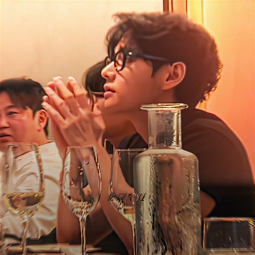 𝓡𝒂𝒆𝒓𝒂⋆ on Instagram: "Could edit him with this song, over and over again . . . . . #kimtaehyung #taehyungedits #fyp #explorepage #edits #trending"