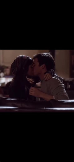 Kissing Scenes of Ezra and Aria in Pretty Little Liars