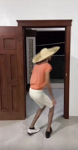 Funny Guy Dancing: Hilarious and Ridiculous Dance Moves!