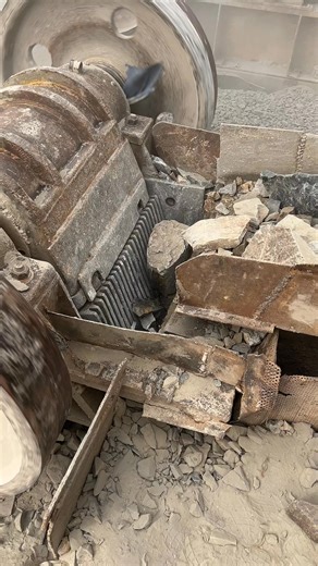 133K views · 997 reactions | Hard Rock Crushing — Heavy Hammer Breaking Stone #hardrock #hammerstrike #stonecrusher | RockMill Dynamics | Facebook