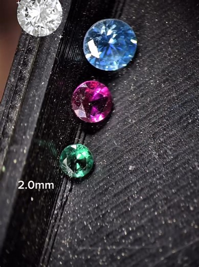 Elegant Jewelry Designs: Gold and Silver Graver Settings