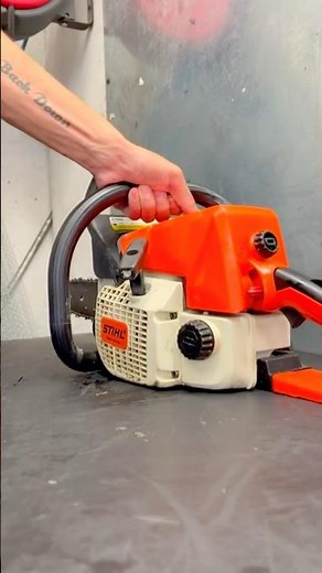 How to Assemble a Stihl Chainsaw Carburetor and Air Filter