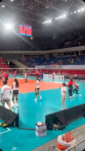 ONE LAST TIME! Creamline vs Petro Gazz for all the marbles in Game 3. #PVL2025 | via Lance Agcaoili · Follow live updates for the #PVLFinals Game 3: https://inqnews.net/PVLFinalsGame3 | Inquirer Sports