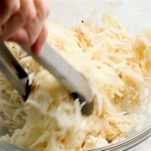 New recipe! The best hash browns. 😋 Perfectly golden. Perfectly crispy. 👇👇 https://www.onceuponachef.com/recipes/classic-hash-browns.html | Once Upon A Chef