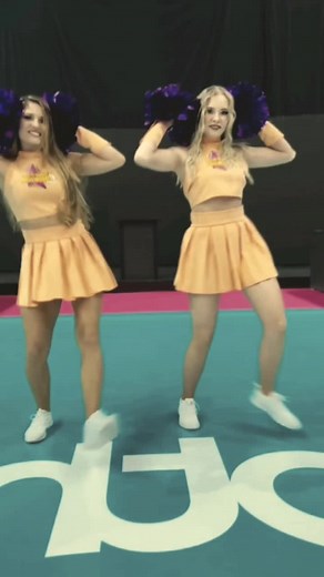 #cheerleading #cheerleader #cheerful #nflcheer #cheer #nflcheerleader #dcc #thunderstruck #dance