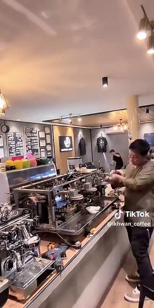 Victoria Arduino VA388 Black Eagle Gravitech Coffee Maker