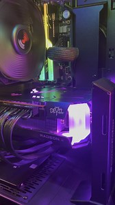 camera turns automatically off when its dark