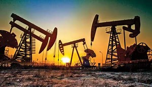 Crude Oil: तेल आपूर्ति के लिए खोज में जुटे भारत-चीन के रिफाइनर, रूस पर अमेरिकी प्रतिबंधों का व्यापक असर