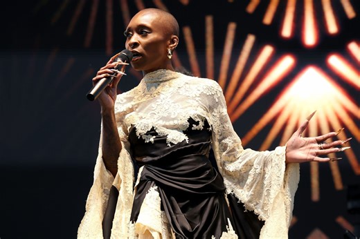 "Are those hands real?" — Netizens react as video of Cynthia Erivo's nails during recent stage performance goes viral