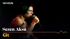 "Gitme dur ne olursun Gitme kal yalan söyledim" 🥀 Sezen Aksu konserinden özel anlar 🎞️ #TRTMüzik #SezenAksu #konser #Türkçepop #Türkpopmüziği | TRT Müzik