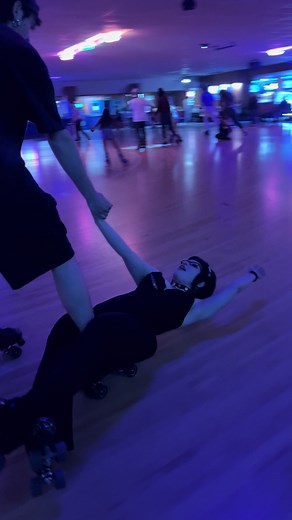 oh boy i love falling #rollerskate #rollerskating #skate #trick | Rollerskating
