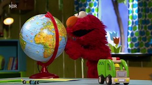 Zum Mitmachen: Elmo und Julia spielen Länderraten | Sesamstraße