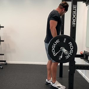 Working reps vs Effective reps - chances are you’re not pushing hard enough. • When was the last time you were doing an exercise and performed 10 or 12 reps and stopped because you got to 10 or 12 reps?? • Chances are pretty good you do this A LOT. 😖 • Now let me ask you this - how many reps COULD you have gotten had you not stopped just because you reached 10 or 12? 🤔 15? 20? 30?? • “Effective reps” are typically classified as the last 5 reps before failure. Meaning they’re the last 5 reps be