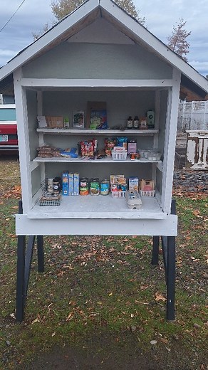 🌾 Elgin Giving Pantry & Farm Stand 🌾 ✨ Take what you need, leave what you can. ✨ Located on Cedar Street Let’s keep the spirit of giving alive in Elgin! 💚 #ElginOregon #CommunityStrong #GiveAndGrow #FarmStand #TakeWhatYouNeed #LeaveWhatYouCan | The Elgin Exchange Project
