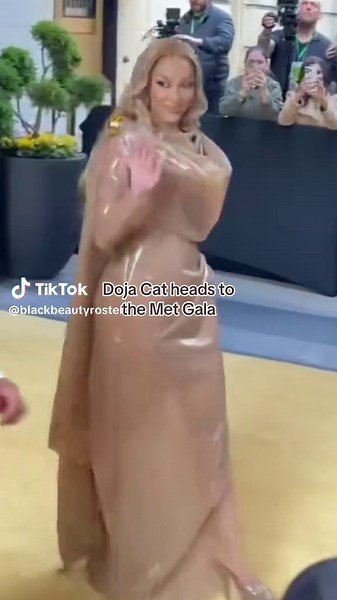 #DojaCat heads to the #MetGala 🤎 #BlackBeautyRoster @Doja Cat | Doja Cat Met Gala