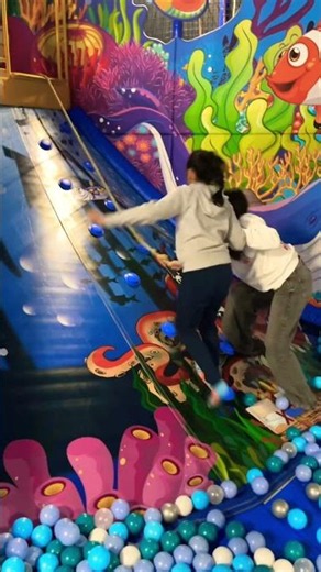 CLIMBING ROPE AND SLIPPING!