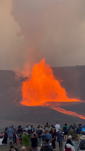 970K views · 13K reactions | HAPPENING NOW!! EPISODE 37 at kilauea! we are entering blue hour here at the park (sunset) im here with my camera!! a little late but i made it. CHECK OUT THE WIDTH ON HER!! ❤️✨﫶 #treehousechicks #episode37 #lava #eruption #happeningnow #worldnews #hawaii #volcano #kilauea #boomboom #lavafountain | Kelli Veras | Facebook